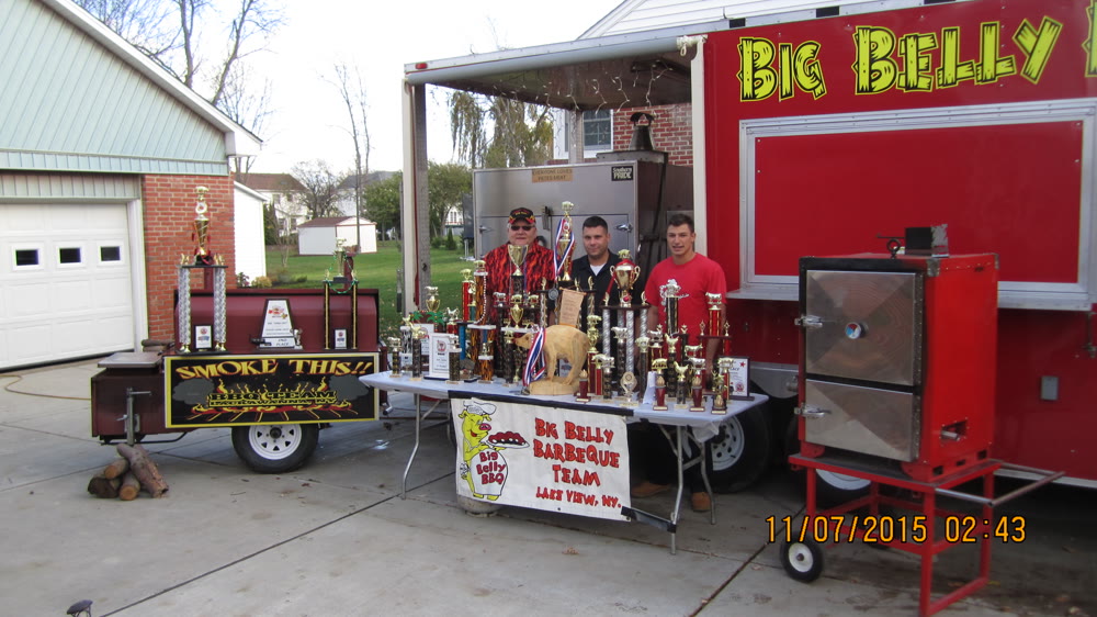 Big Belly BBQ award wins photo