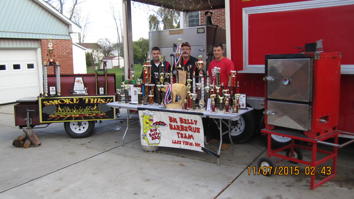 Big Belly BBQ truck serving a crowd